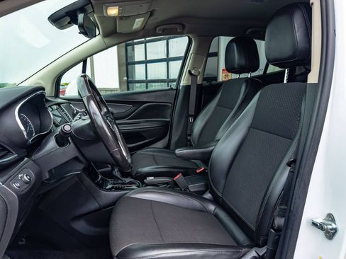 Used 2021 Buick Encore Preferred AWD/4WD image 7