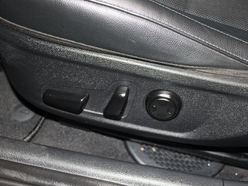 Used 2018 Kia Stinger GT1 image 8