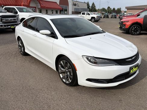 Used 2016 Chrysler 200 S w/ Navigation & Sound Group I FWD image 2