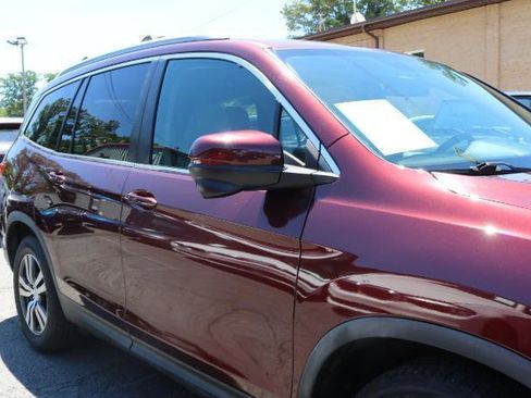 Used 2018 Honda Pilot EX image 3
