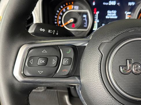 Certified 2025 Jeep Wrangler Unlimited Sahara AWD/4WD image 12