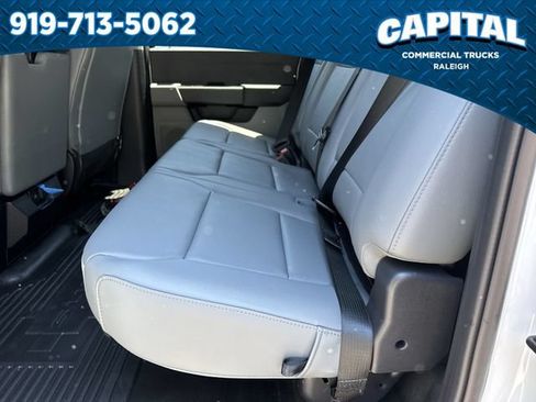 New 2025 Ford F450 XL w/ XL Chrome Package RWD image 18