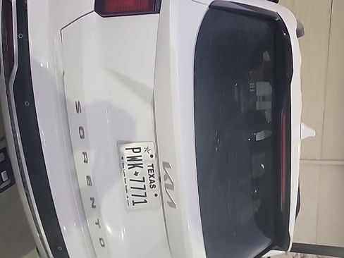 Used 2022 Kia Sorento EX image 12