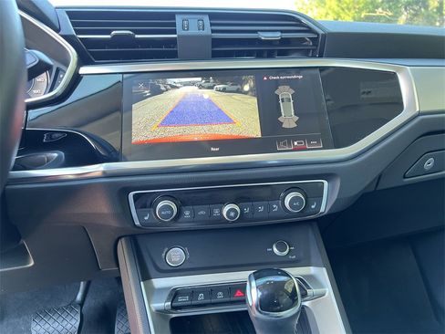 Used 2020 Audi Q3 2.0T Premium Plus image 25