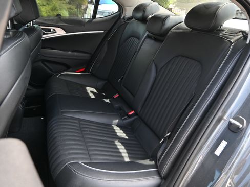 Used 2019 Genesis G70 2.0T Advanced w/ Elite Package RWD image 15