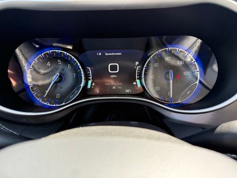 New 2026 Chrysler Pacifica Select image 15