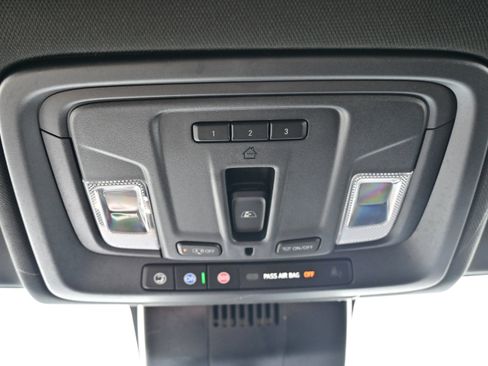 Used 2025 GMC Sierra 1500 AT4 w/ AT4 Premium Package AWD/4WD image 33