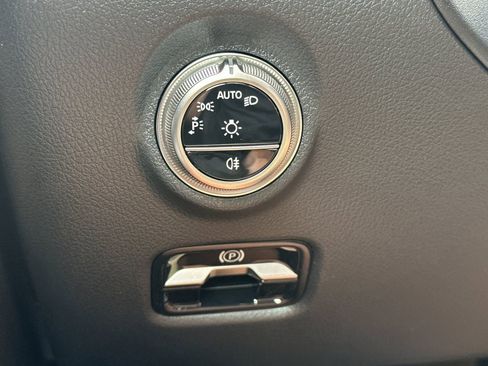 New 2025 Mercedes-Benz C 300 4MATIC Sedan image 31