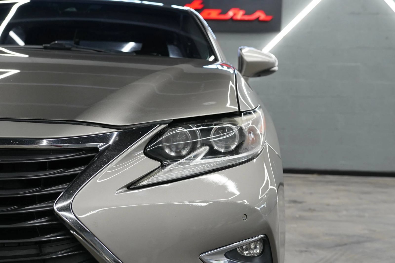 Used 2017 Lexus ES 350 w/ Luxury Package FWD image 5