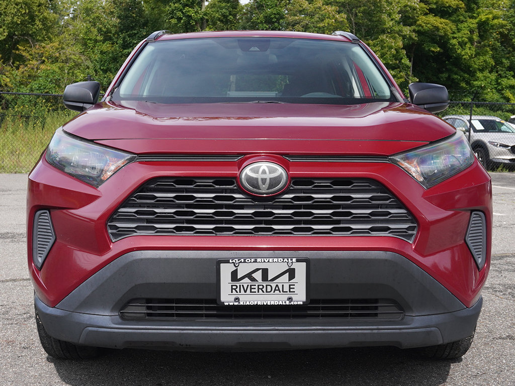 Used 2020 Toyota RAV4 LE FWD image 8