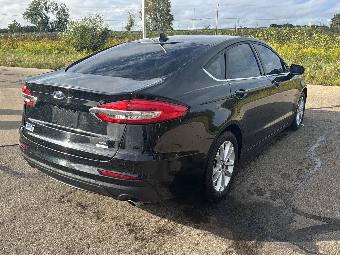 Used 2020 Ford Fusion SE FWD image 5