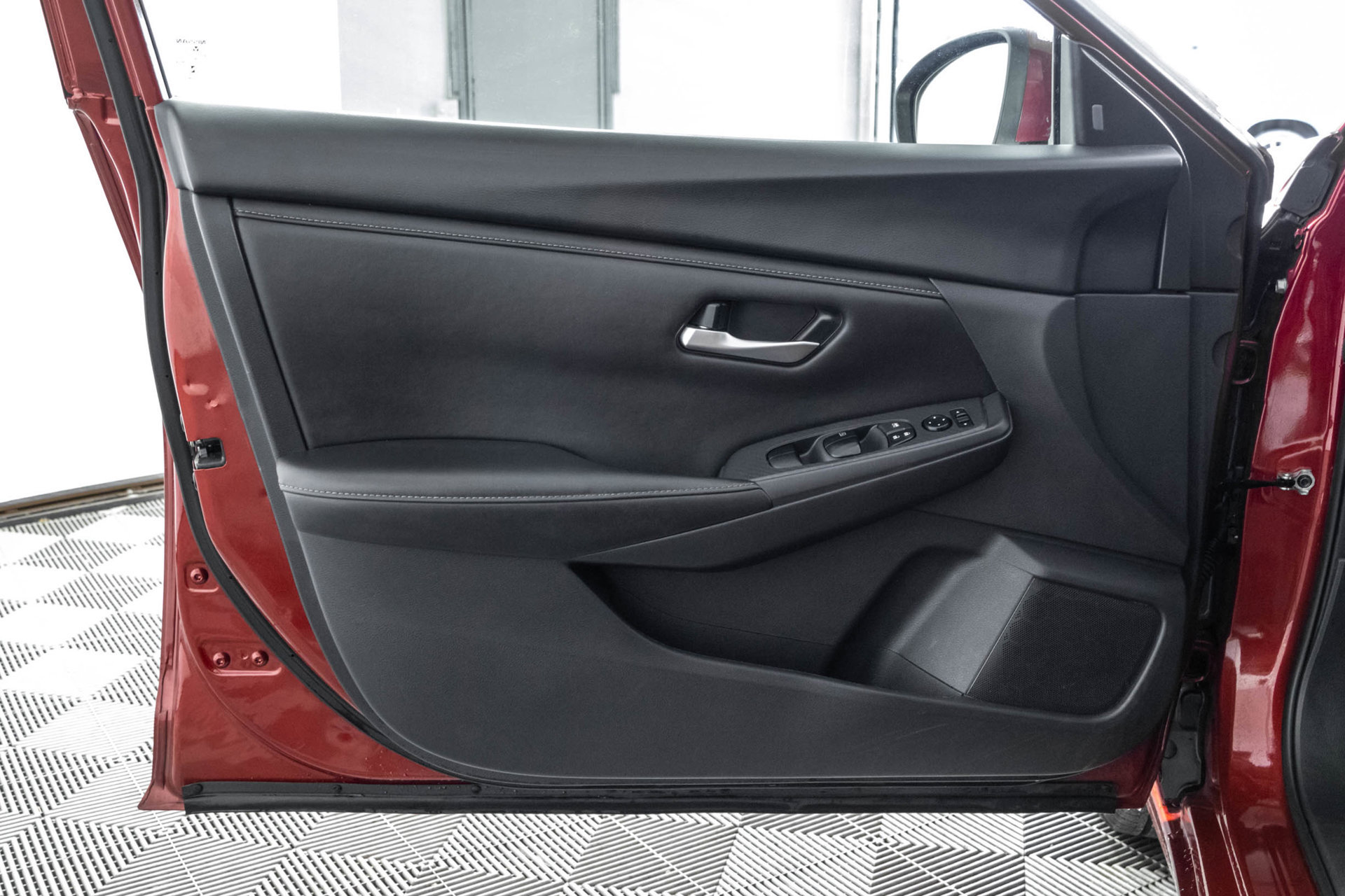 Used 2024 Nissan Sentra SV FWD image 34