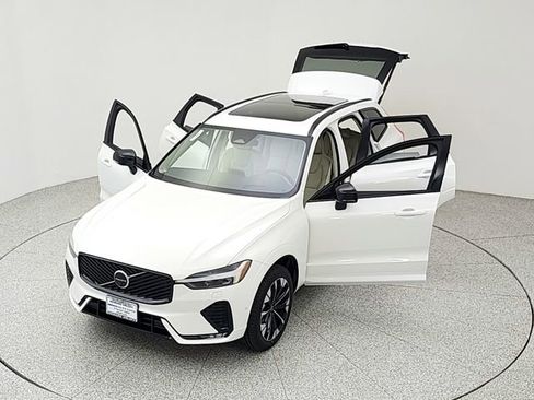 New 2026 Volvo XC90 T8 Plus w/ Protection Package AWD/4WD image 45