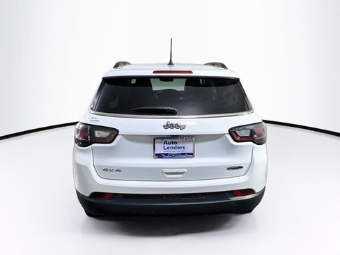 Used 2022 Jeep Compass Latitude w/ Sun and Sound Group AWD/4WD image 6