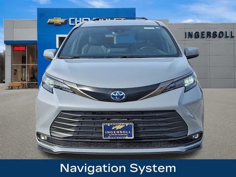 Used 2024 Toyota Sienna XLE Woodland Edition image 3