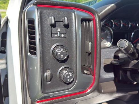 Used 2016 Chevrolet Silverado 1500 LT w/ LT Convenience Package AWD/4WD image 25