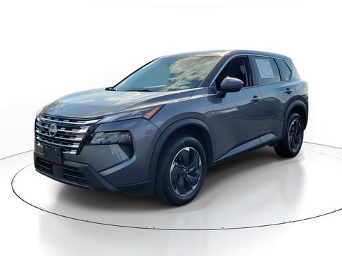 Certified 2024 Nissan Rogue SV image 2