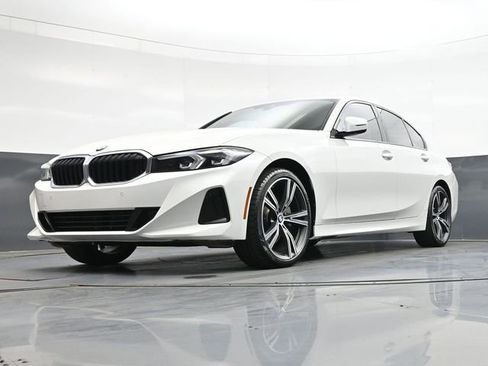 Used 2023 BMW 330i Sedan w/ Premium Package image 40