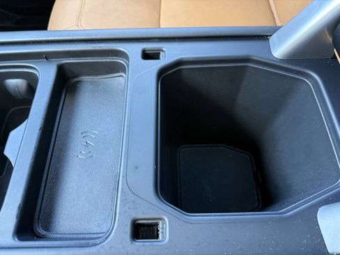 Used 2023 Land Rover Defender 130 SE image 25