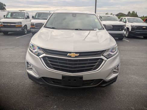 Certified 2021 Chevrolet Equinox LS w/ LS Convenience Package image 3