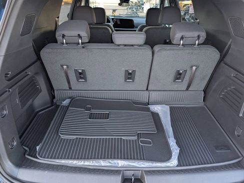 Used 2025 Chevrolet Traverse LT w/ LPO, Floor Liner Package image 25