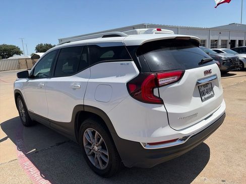Used 2023 GMC Terrain SLT FWD image 12