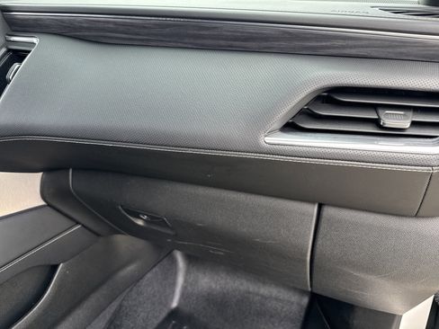 Used 2021 GMC Yukon XL SLT w/ SLT Luxury Plus Package image 21