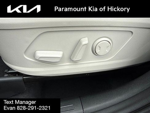 Used 2025 Kia Sorento S w/ Panoramic Sunroof Package FWD image 22