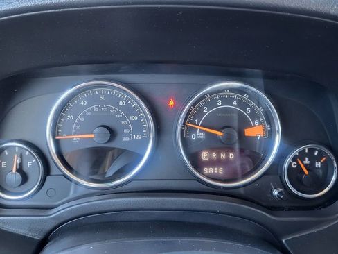 Used 2016 Jeep Compass Latitude image 28