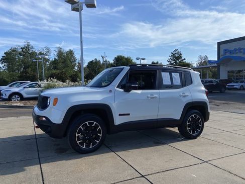 Used 2023 Jeep Renegade Trailhawk w/ Trailhawk Elite Group AWD/4WD image 6