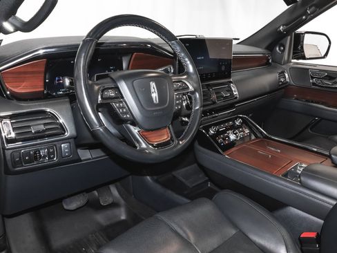 Used 2023 Lincoln Navigator L Reserve image 19