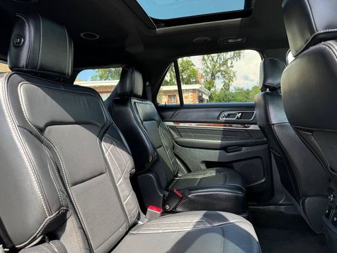 Used 2016 Ford Explorer Platinum AWD/4WD image 32