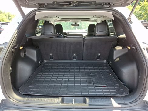Used 2019 Jeep Cherokee Limited AWD/4WD image 30