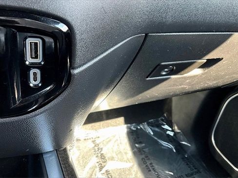 Used 2023 Chevrolet Silverado 1500 RST image 16