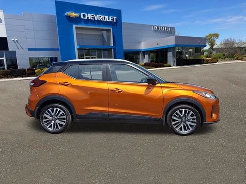 Used 2024 Nissan Kicks SV FWD image 26