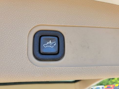 Used 2012 Chevrolet Suburban LTZ RWD image 33