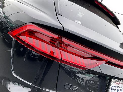 Used 2022 Audi Q8 Prestige image 31