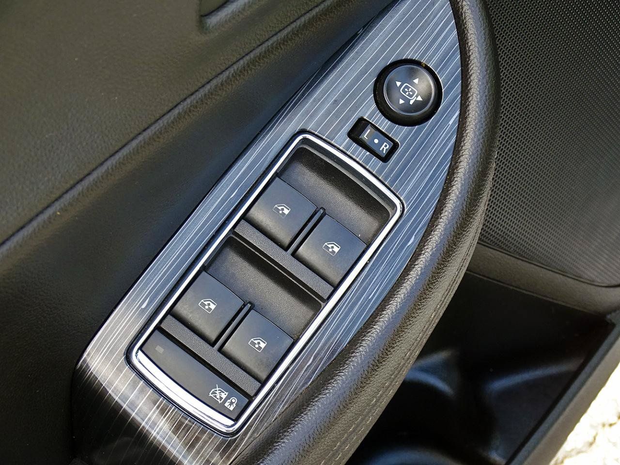 Used 2018 Chevrolet Impala LT FWD image 16