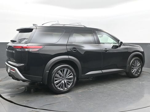 Used 2025 Nissan Pathfinder SL w/ SL Premium Package image 9