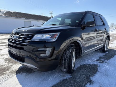Used 2016 Ford Explorer XLT w/ Equipment Group 202A image 19
