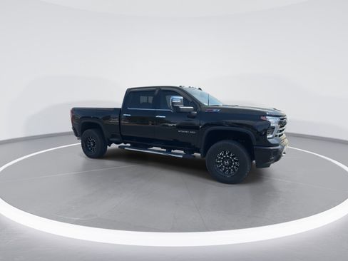 Used 2024 Chevrolet Silverado 2500 LTZ w/ LTZ Plus Package image 2