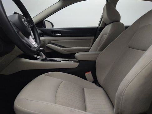 Used 2024 Nissan Altima 2.5 SV FWD image 17