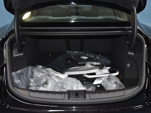 Used 2024 Porsche Taycan image 29