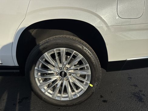 New 2026 Cadillac Escalade Luxury image 5