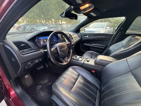 Used 2019 Chrysler 300 S image 18