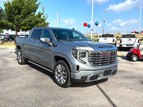 Used 2025 GMC Sierra 1500 Denali w/ Denali Reserve Package AWD/4WD image 4