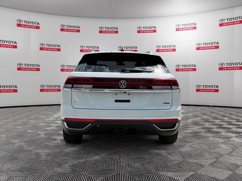 Used 2025 Volkswagen Atlas Cross Sport SE AWD/4WD image 6