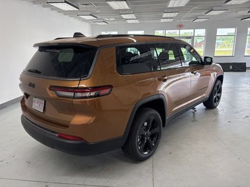New 2026 Jeep Grand Cherokee L Limited AWD/4WD image 7