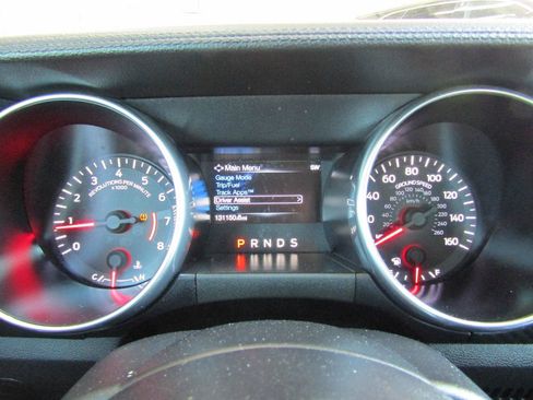 Used 2018 Ford Mustang Coupe RWD image 14