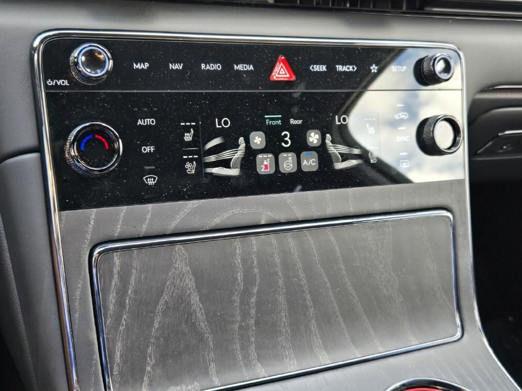 Certified 2026 Genesis GV80 3.5T Prestige AWD/4WD image 21